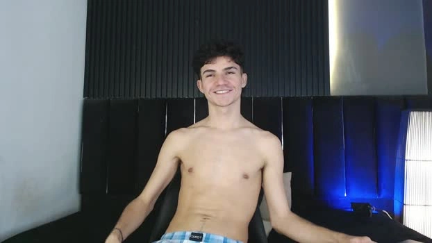Logan_Steel Live 16-06-2026 Gay Cam sexymale nasty