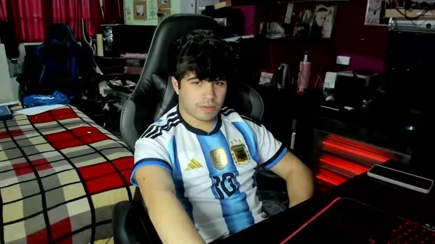 pendejo22cm Live 17-06-2026 Gay Cam jerkoff strip