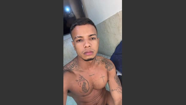 Chris_fendi Live 19-06-2026 Gay Cam kiss handsome