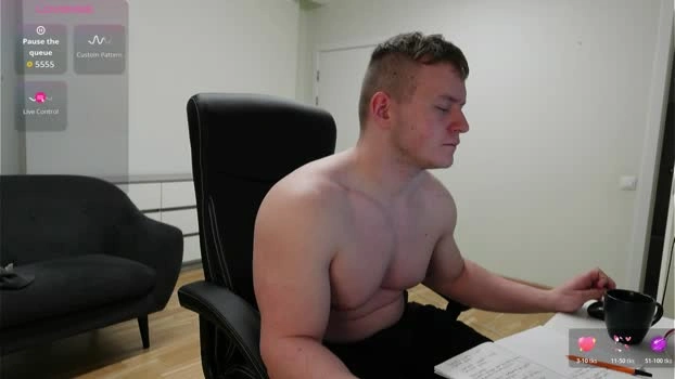 Richard_Dullas Live 19-06-2026 Gay Cam fingers blowjob