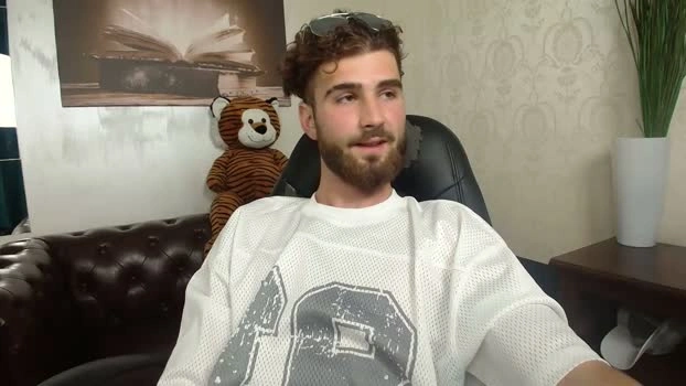 KyloEast Live 20-06-2026 Gay Cam big prettyface