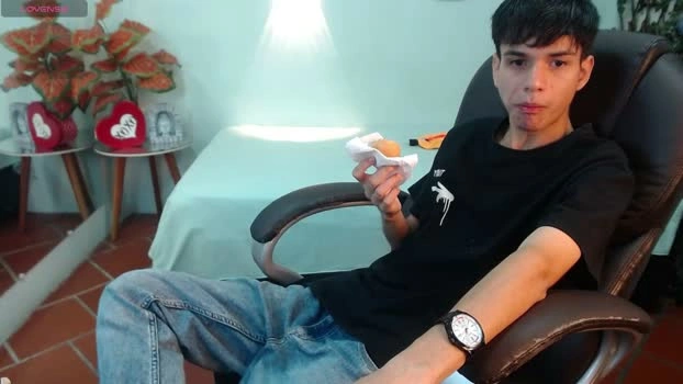 maxim_rod Live 21-06-2026 Gay Cam legs Ass
