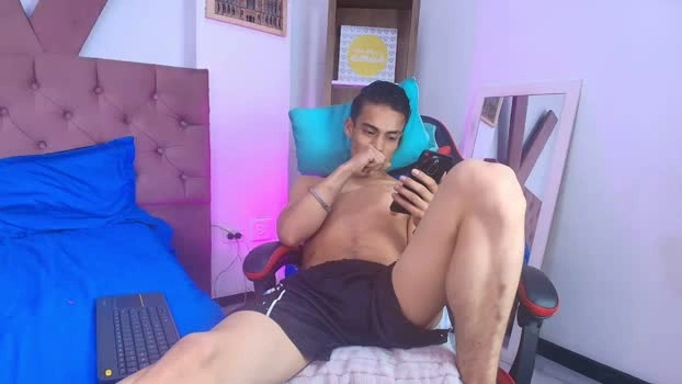 Tommy_West_ Live 27-06-2026 Gay Cam jerkoff lovense