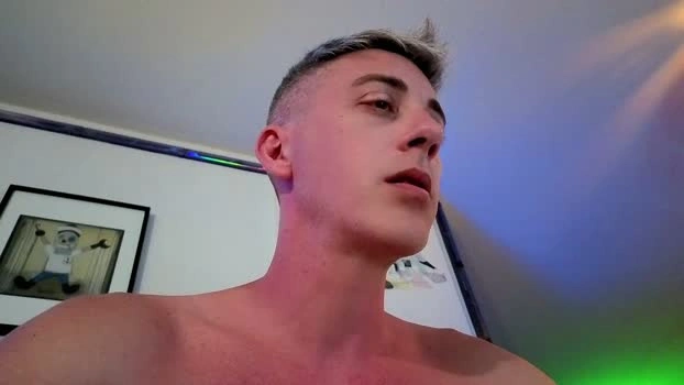 HuGo4K Live 27-06-2026 Gay Cam legs orgasm