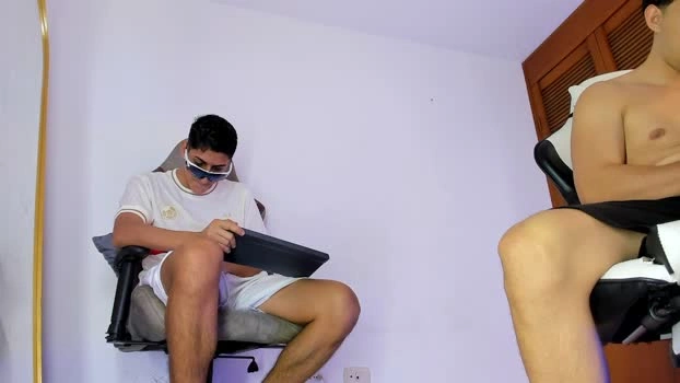 hot_boys4 Live 27-06-2026 Gay Cam handsome juicy