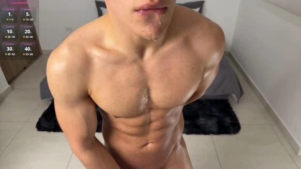 Maxxi_Lancaster Live 28-06-2026 Gay Cam sexybody jackoff