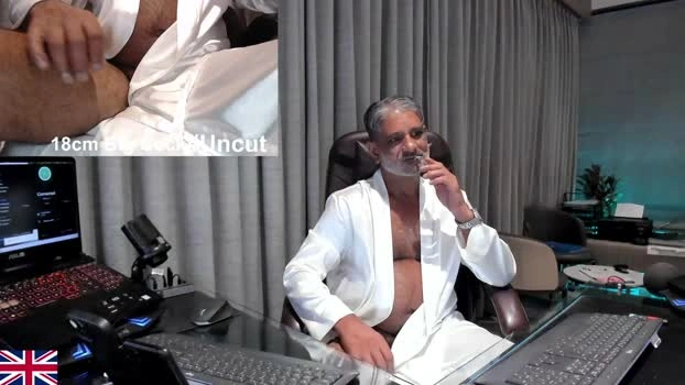OnlineBossUK Live 01-07-2026 Gay Cam sexybody cute