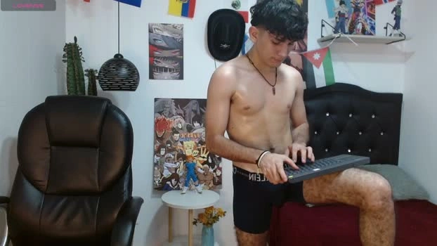 billy_wildd Live 04-07-2026 Gay Cam fingers kissing