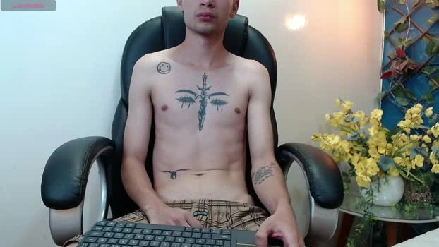 LucassSmithh Live 10-07-2026 Gay Cam striptease blowjob