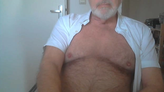 hairybull Live 10-07-2026 Gay Cam kiss sexybody