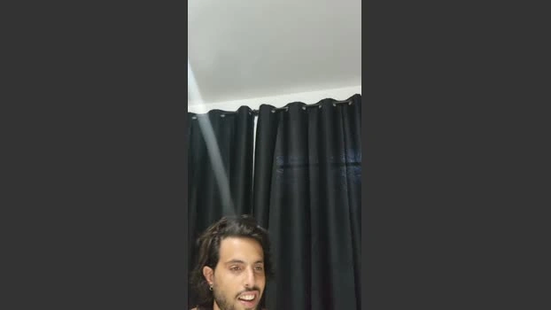 Levi_Henrique Live 18-07-2026 Gay Cam hardcock beautiful