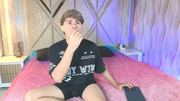 Twinfire_zeus Live 22-07-2026 Gay Cam Webcam oral