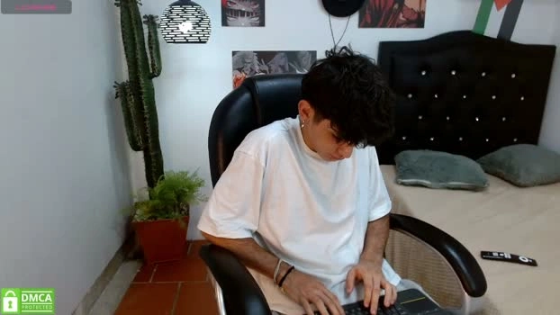 billy_wildd Live 24-07-2026 Gay Cam sexymale ass